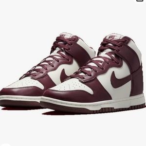 Women’s NEW Nike Retro Dunk High Burgundy Crush Casual Sneakers Sz 8 DO1869-601